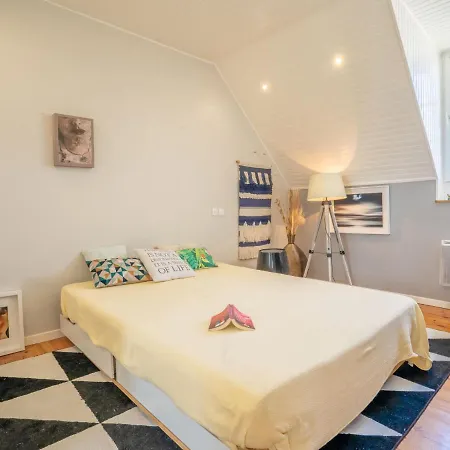 Mon By Interhome Porspoder